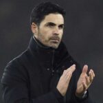 Arsenal coach says the team must keep Liverpool under pressure