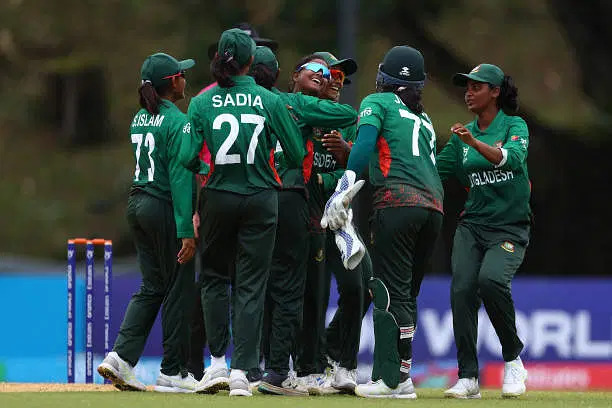 Bangladesh's heroics fall short against Australia