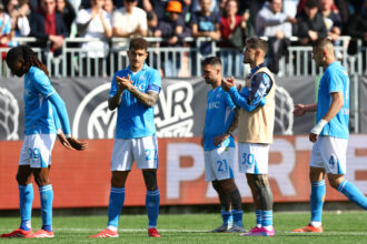 Napoli misses chance to go top