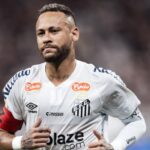 Neymar reacts to being dropped from Brazil team