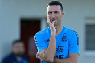 Scaloni rethinking Otamendi & Paredes roles