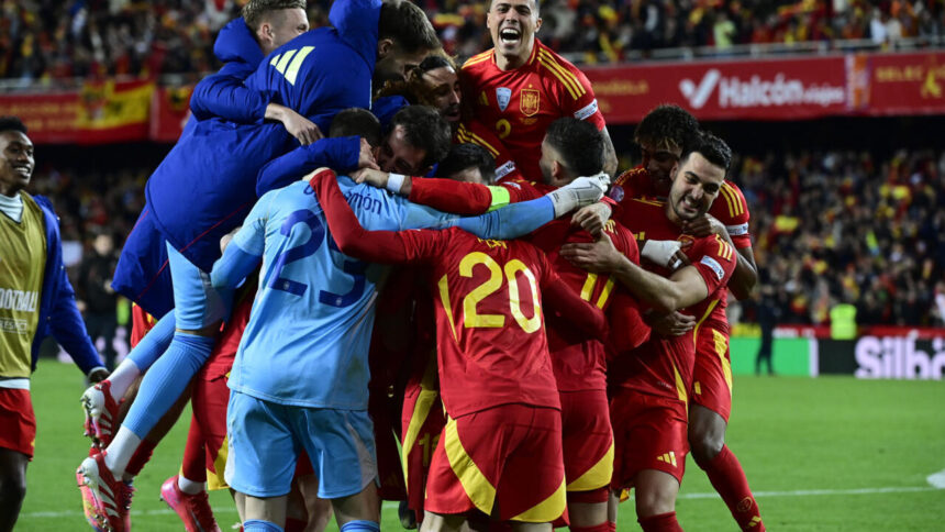 Spain beat Netherlands to reach semifinals