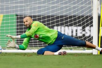 Weverton aims for victory in Alisson’s absence