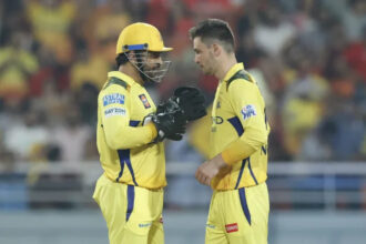 Dhoni once again takes the lead for Chennai