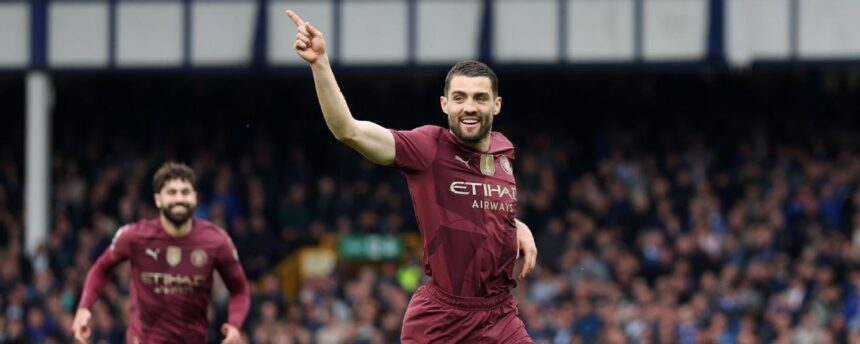 Manchester City beat Everton in style
