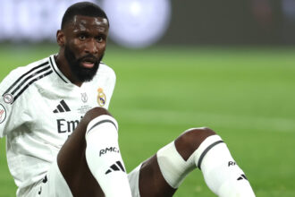 Rüdiger undergoes knee surgery