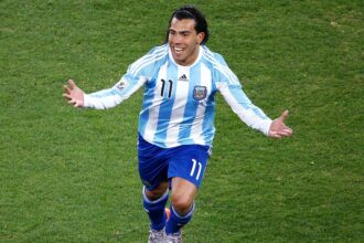 Tevez organizes historic match with football legends