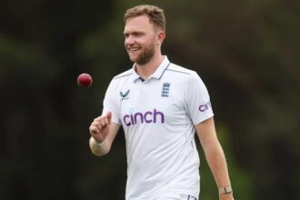 Cook back in England test squad with 318 wickets