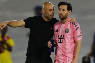 Mascherano wants peace for his friend Messi