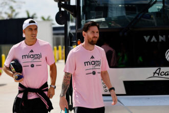 Enrique warns team ahead of battle against Messi and Suarez