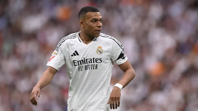 Kylian Mbappé admitted to hospital