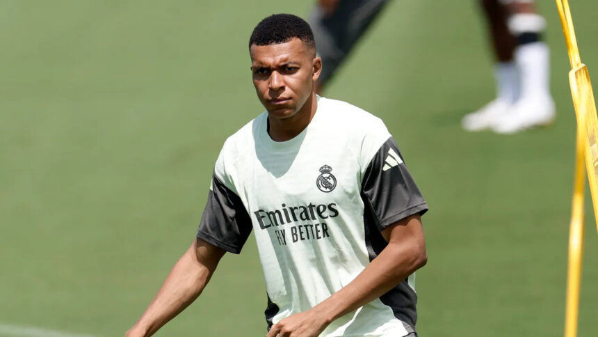 Mbappé returns to training but will miss the match