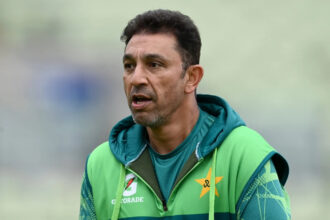 Pakistan names Azhar Mehmood as temporary test coach