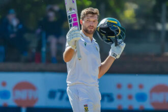 Mulder scores unbeaten 367 in record-breaking show