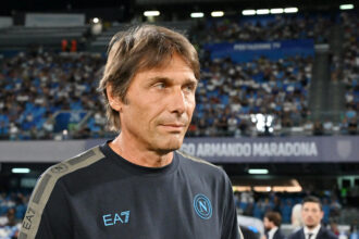 Napoli coach wants team to learn from the past