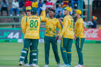 South Africa start tri-series with easy win over Zimbabwe