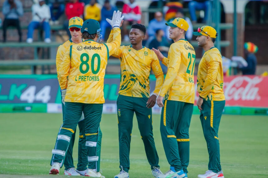 South Africa start tri-series with easy win over Zimbabwe