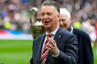 Van Gaal wants comeback after cancer battle