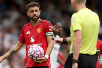 Fernandes criticizes referee after penalty miss