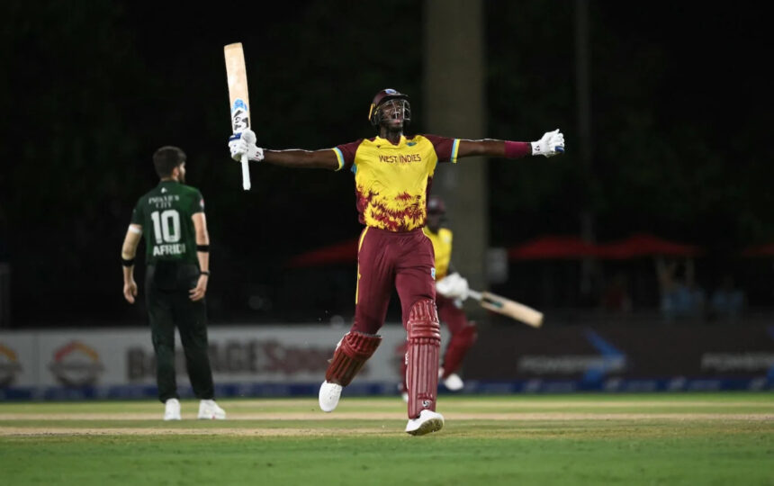 Holder the hero with last-ball boundary
