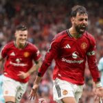 Man United celebrate last minute goal in dramatic match