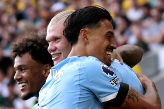 Manchester City kick off the league with a big win