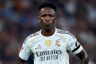 Real Madrid coach reveals why Vinícius was benched