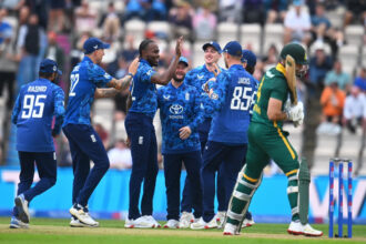 England destroy South Africa’s batting line