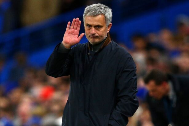 Mourinho starts Benfica era with a big win