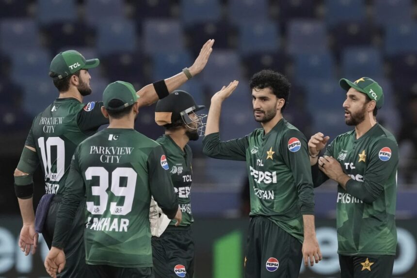 Pakistan begin campaign with win over Oman
