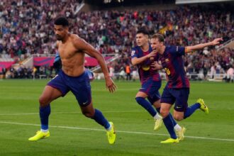 Araujo’s late strike sends Barcelona to the top