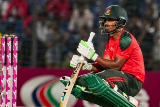 Bangladesh lose series after batting collapse