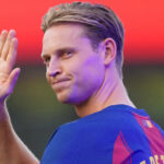 De Jong signs new contract with Barcelona