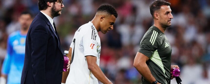Mbappé suffers an ankle injury