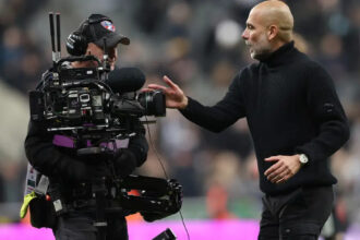 Pep Guardiola says sorry to the cameraman