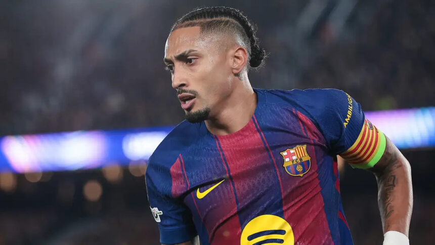 Barcelona finishes the year with Rafinha and Yamal goals