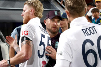 England keep collapsing under pressure as issues grow