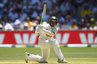 Khawaja receives strong advice from Vaughan