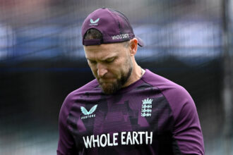 McCallum wants to stay despite criticism