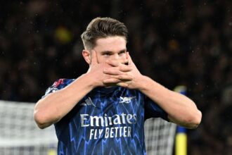 Arsenal claim victory over Leeds United in league clash