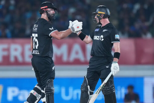 New Zealand beat India by 7 wickets to square series
