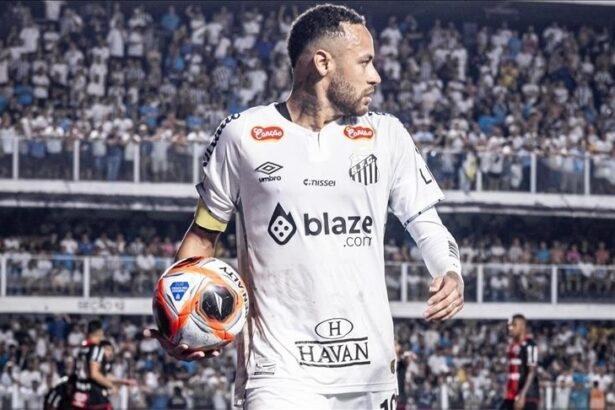 Neymar renews Santos contract ahead of world cup