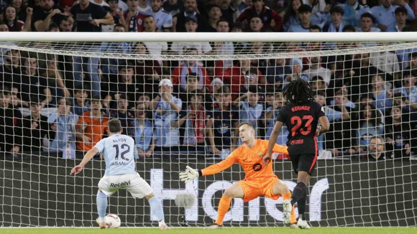 Celta hold off 10-man Barcelona with two late goals