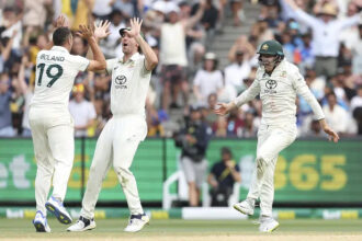 India lose 7 wickets for 34 runs, Australia wins