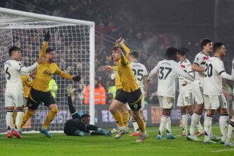 Queer's spectacular goal downs United at Wolves