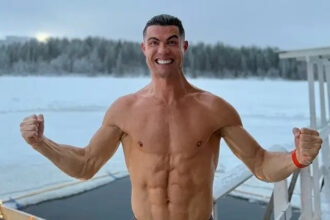 Ronaldo celebrates Christmas in Icy Wonderland