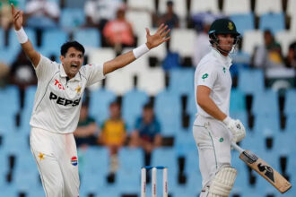 South Africa requires 121, Pakistan fighting with 7 wickets