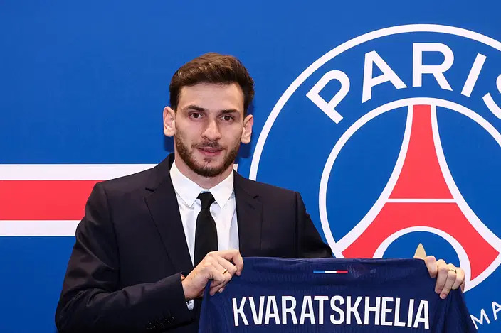 Napoli’s rising star joins PSG squad