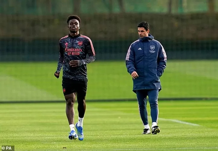 Bukayo Saka returns to light training after injury