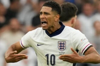 England coach substitutes Bellingham to avoid red card